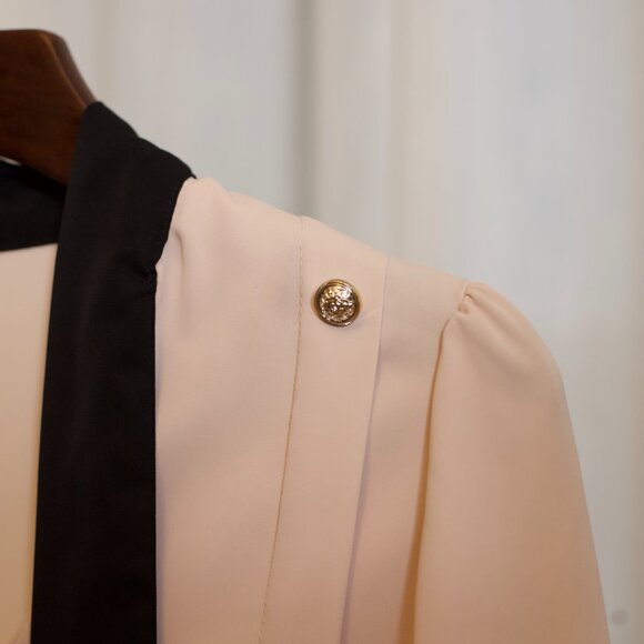 Chic Blush and Black Long Sleeve Blouse w/ Bow - Picture 4 of 9